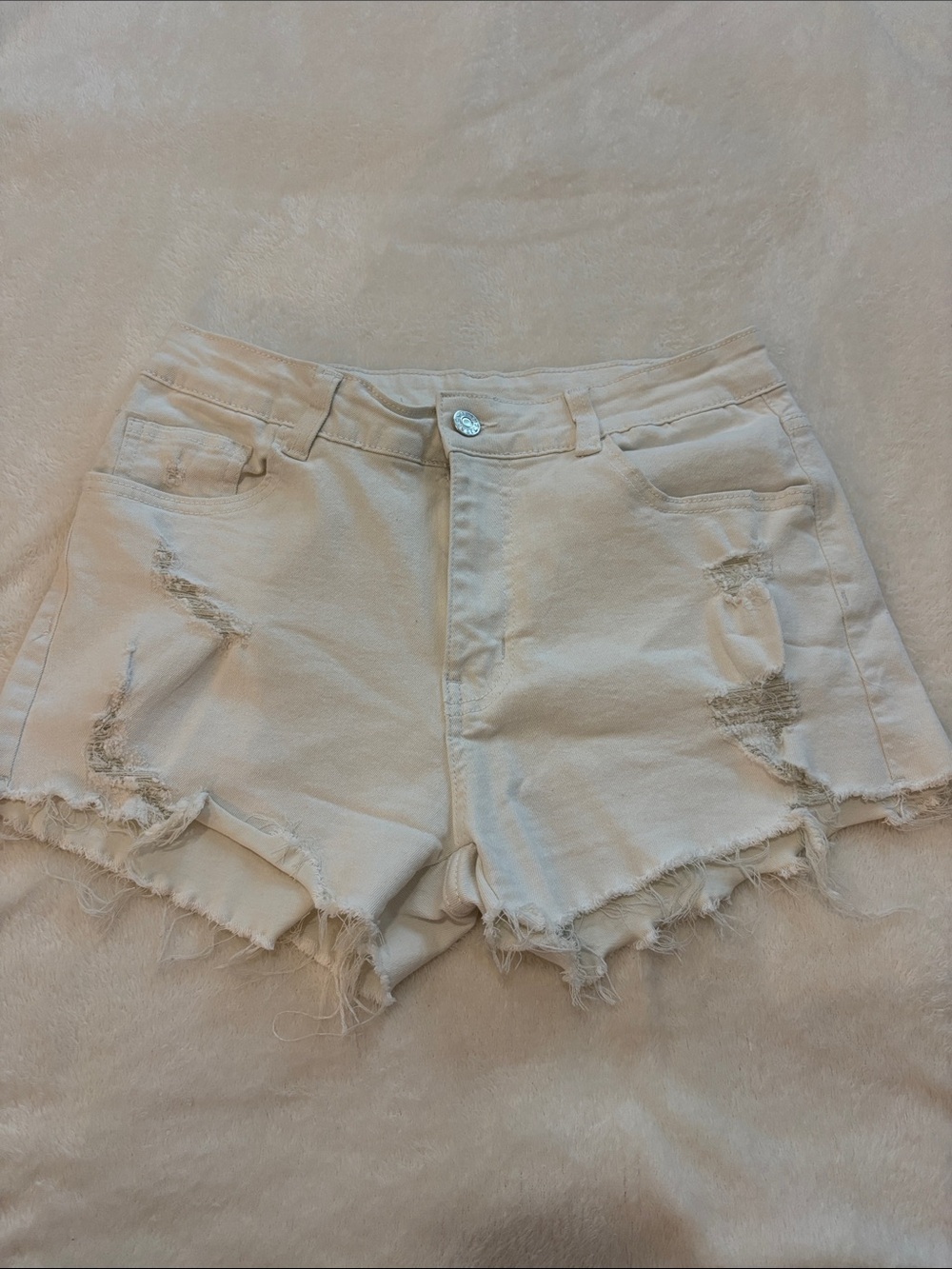 🌺 Women’s Distressed Denim Shorts